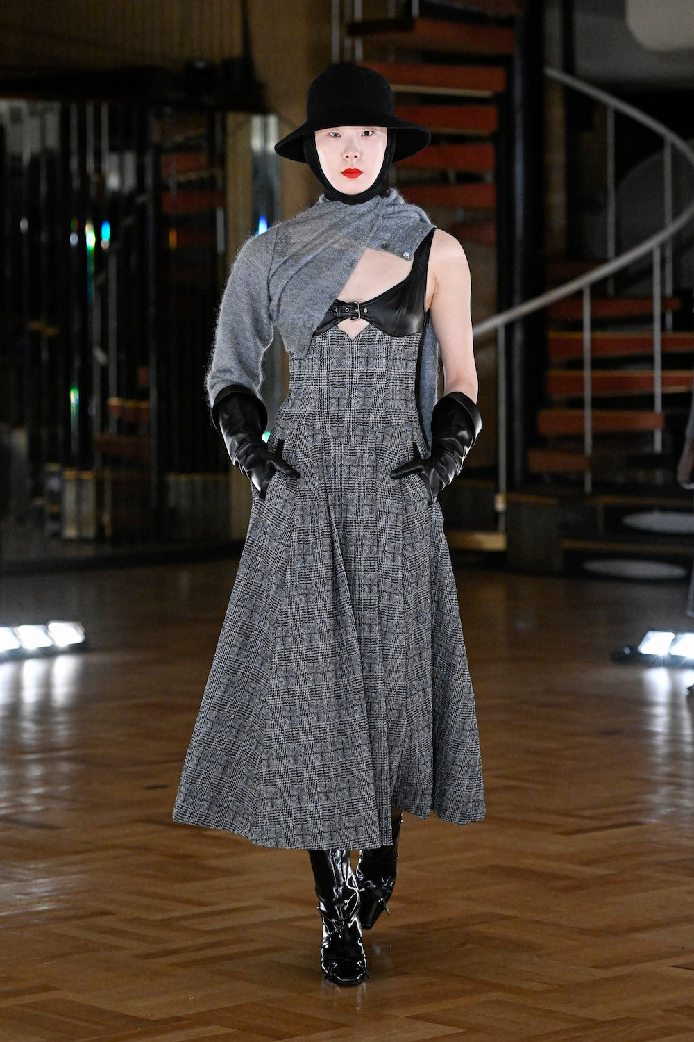 HATS WITH CREPE SCARVES - FETICO