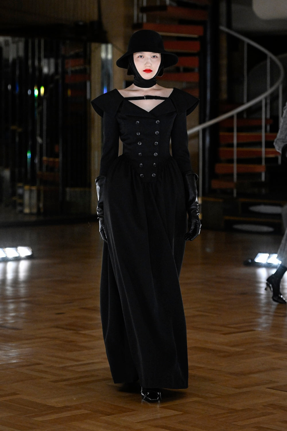 HATS WITH CREPE SCARVES - FETICO