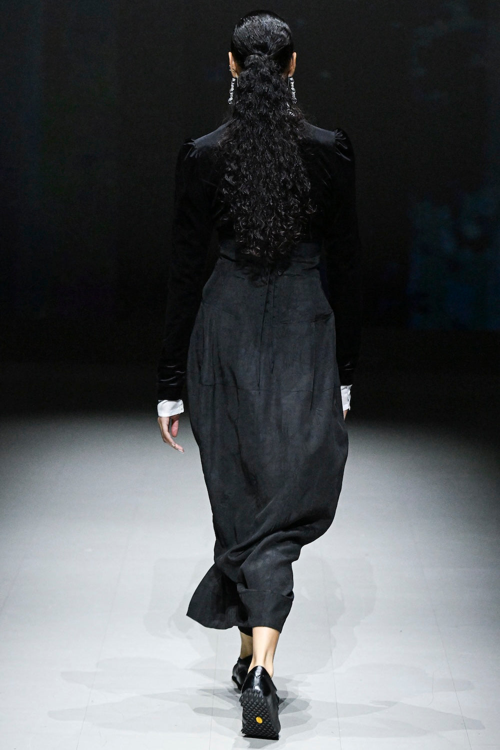 ROSE-EMBROIDERED VELOUR CARDIGAN - FETICO