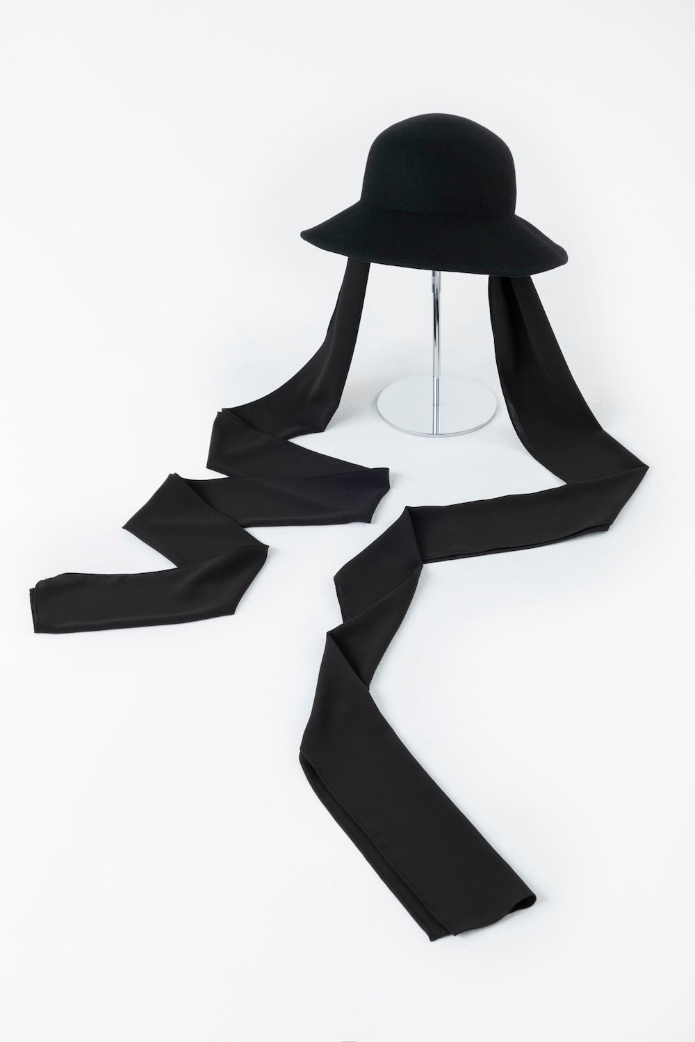 HATS WITH CREPE SCARVES - FETICO