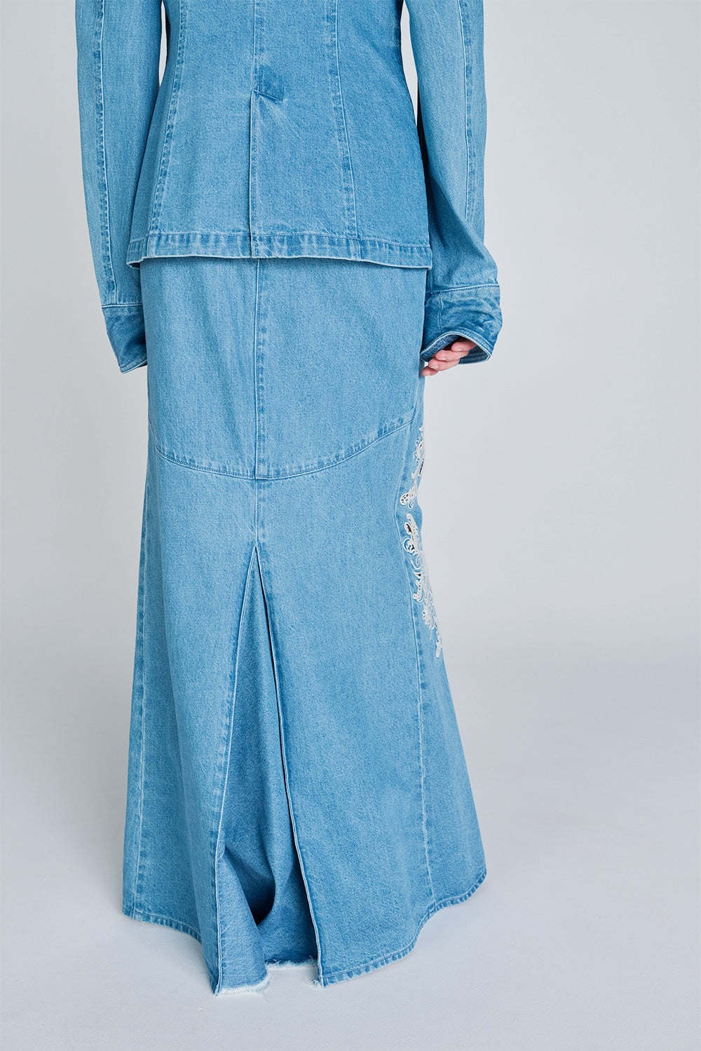 ARABESQUE EMBROIDERED DENIM SKIRT - FETICO