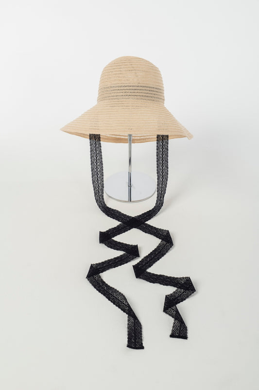STRAW HAT WITH LACE RIBBON - FETICO